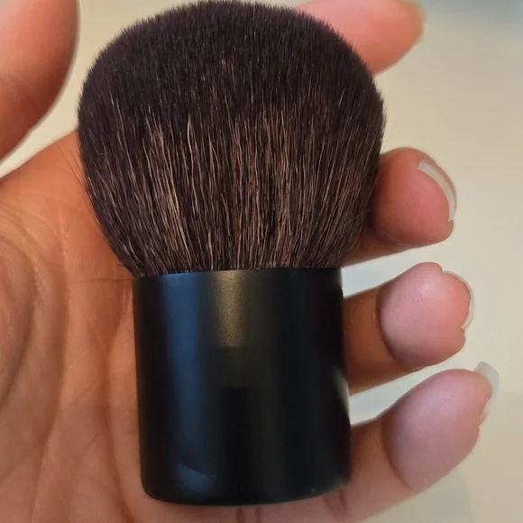 MAC Cosmetics 182 Buffer Brush in Black - Picture 7 of 8
